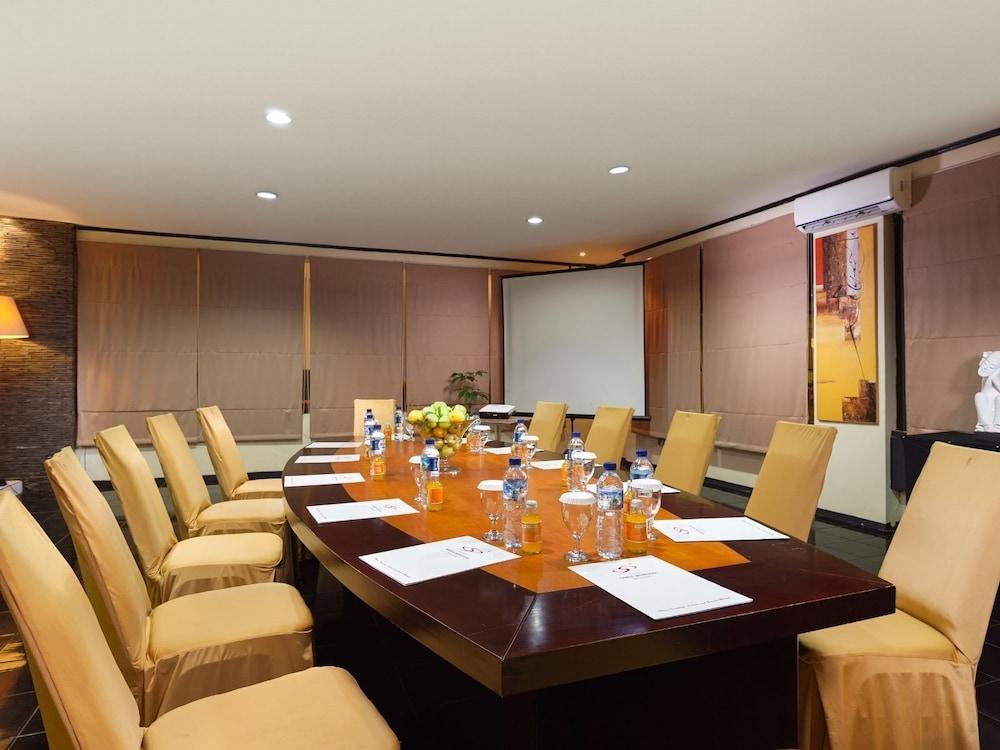 Montana Hotel Malang